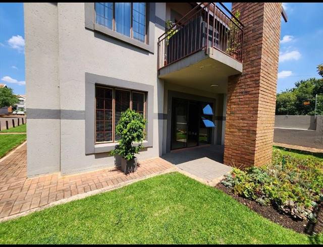 2 BEDROOM TOWNHOUSE FOR SALE IN RYNFIELD